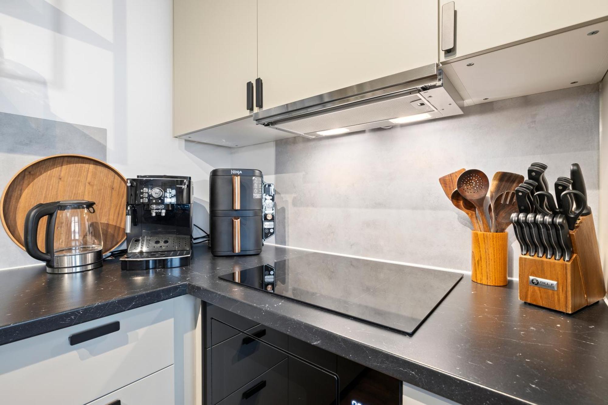 Svyvo Cologne - Serviced Apartments Ehrenfeld Rum bild